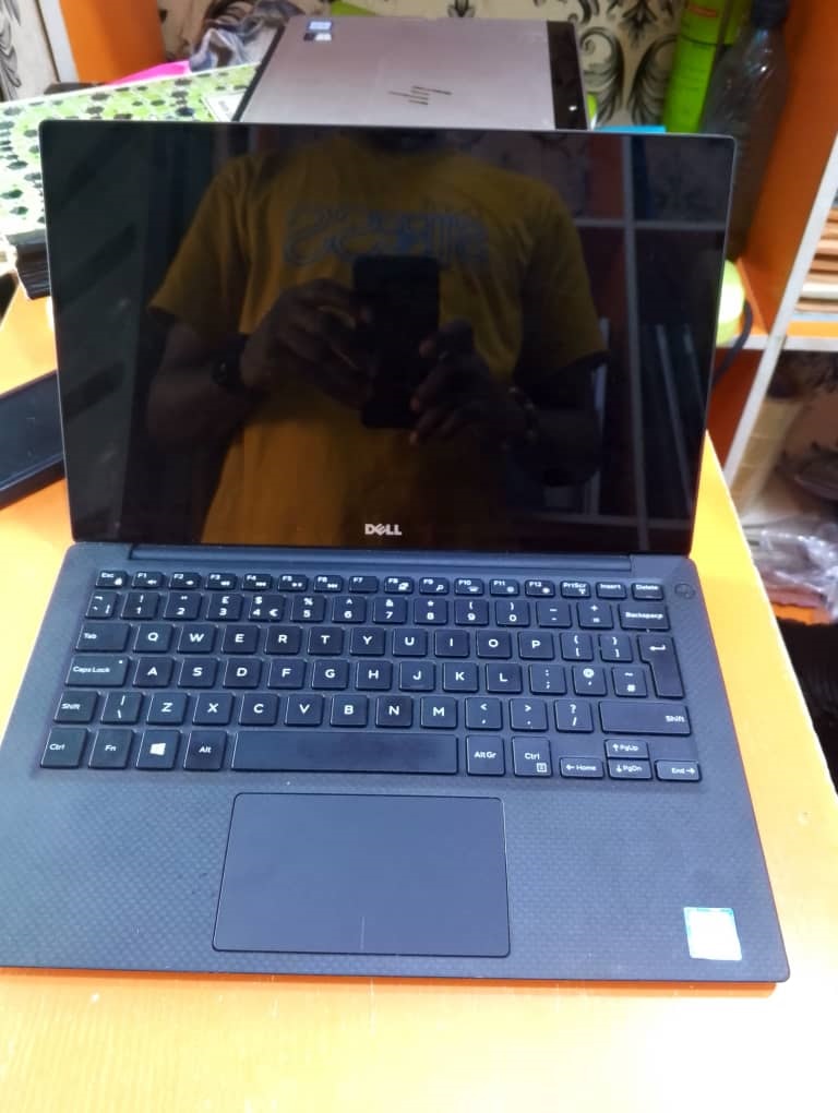 Dell XPS laptop , core i7 6th Gen,  8GRAM ,256 SSD,  touchscreen,  Backlit keyboard, 13 inches 