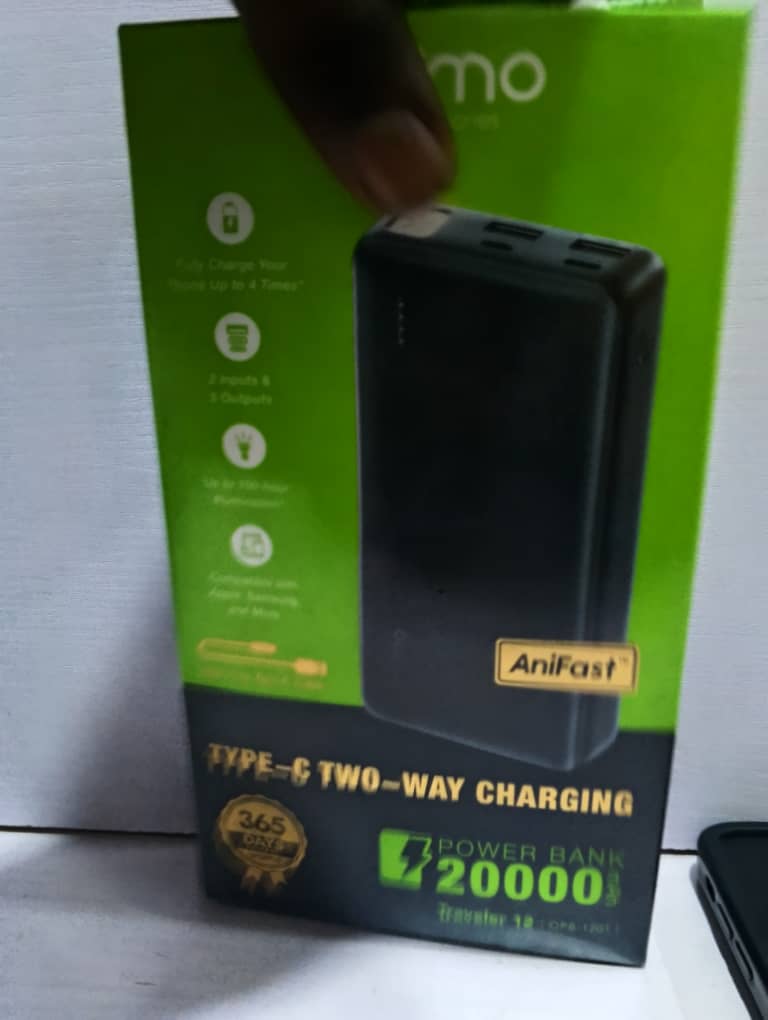 ORAIMO power bank 20,000 mAh