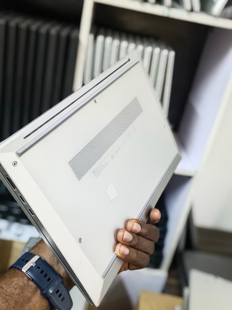 HP EliteBook 830 G8 Laptop: