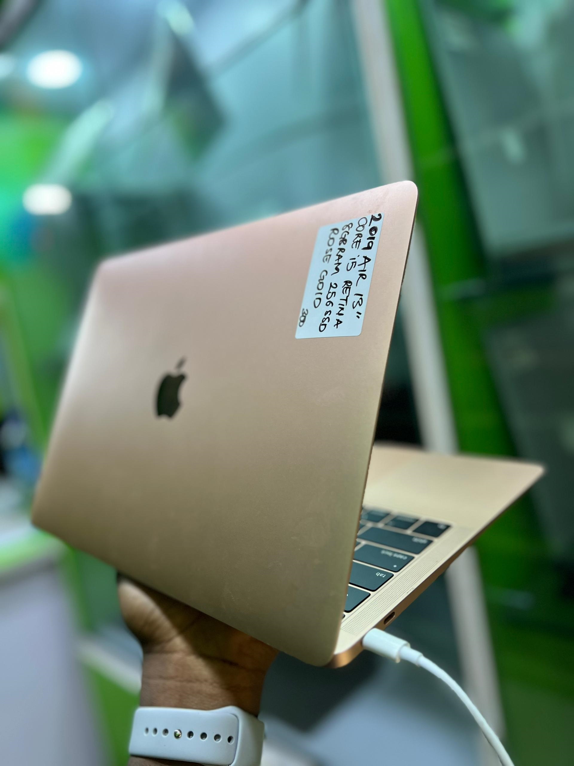 2019 Apple MacBook Air 13-inch Intel Core i5 8gb 256gb  Quad Core Rose Gold Color Touch ID 