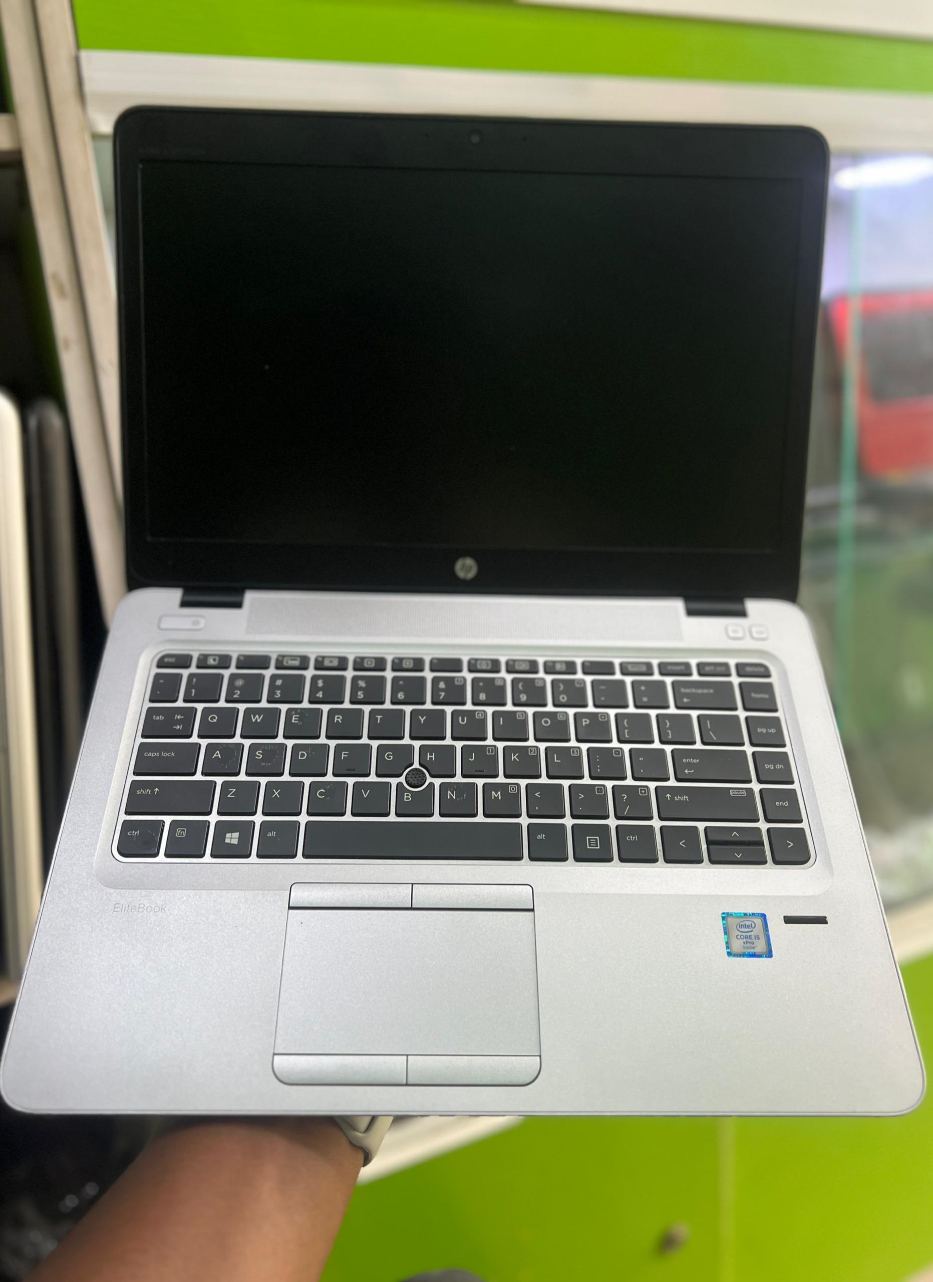 Hp EliteBook 840 G3  6TH Gen Core i5 @2.5GHz  8gb ram 256gb ssd  14inch keypad light Fingerprint 