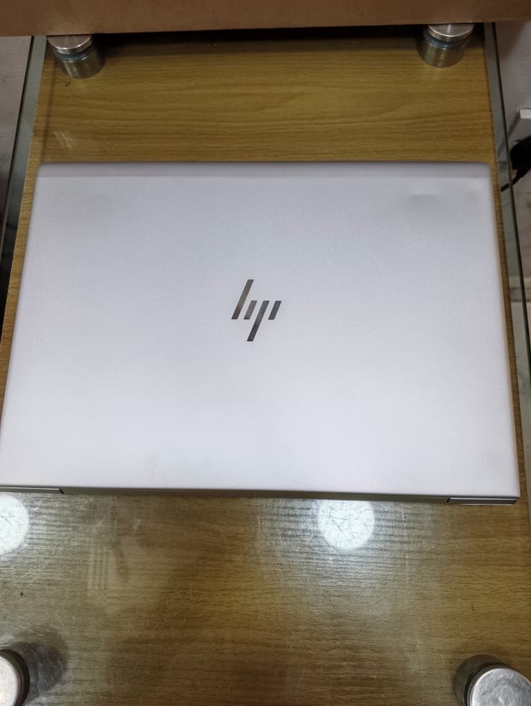 HP EliteBook 840G6 256ssd 16gb corei5 8th Gen keyboard Light Screen Touch 14 inches